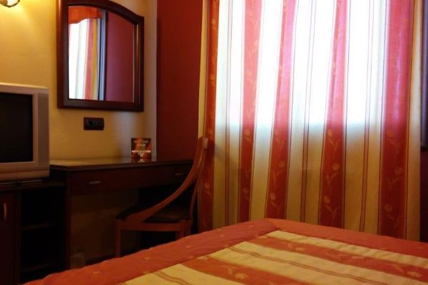 Hotel Puerta de Javalambre (La Puebla de Valverde)